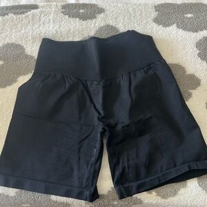 Nvgtn Biker Short- Black